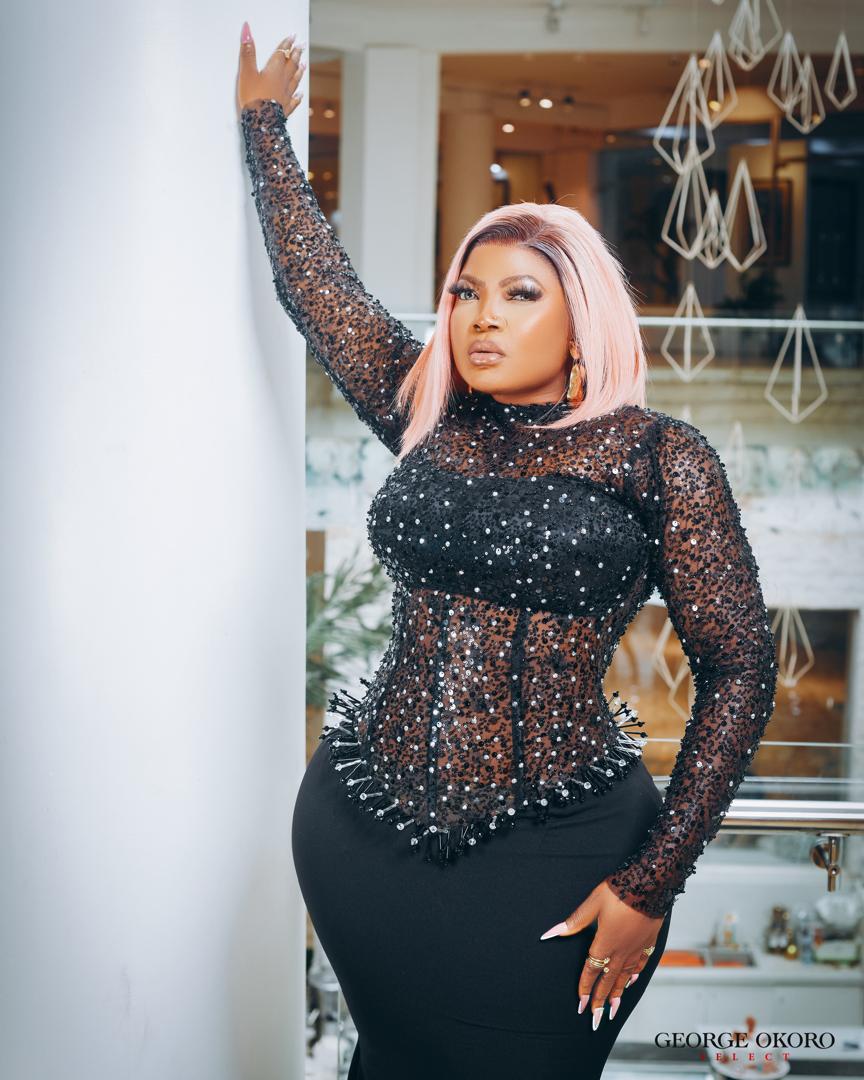 New Christmas-Themed Film Alert: Evia Simon, Saheed Apanpa cooking something